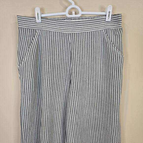 Women's Max Studio White & Black Lightweight Wide Leg Crop Pants | Size Large - Picture 3 of 10